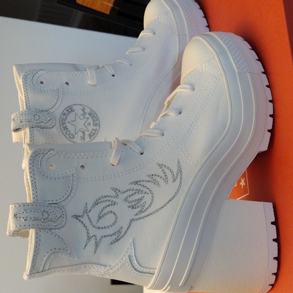 Converse Women's Chuck 70 De Luxe Heel Western Embroidered. 7.5 - Picture 1 of 15